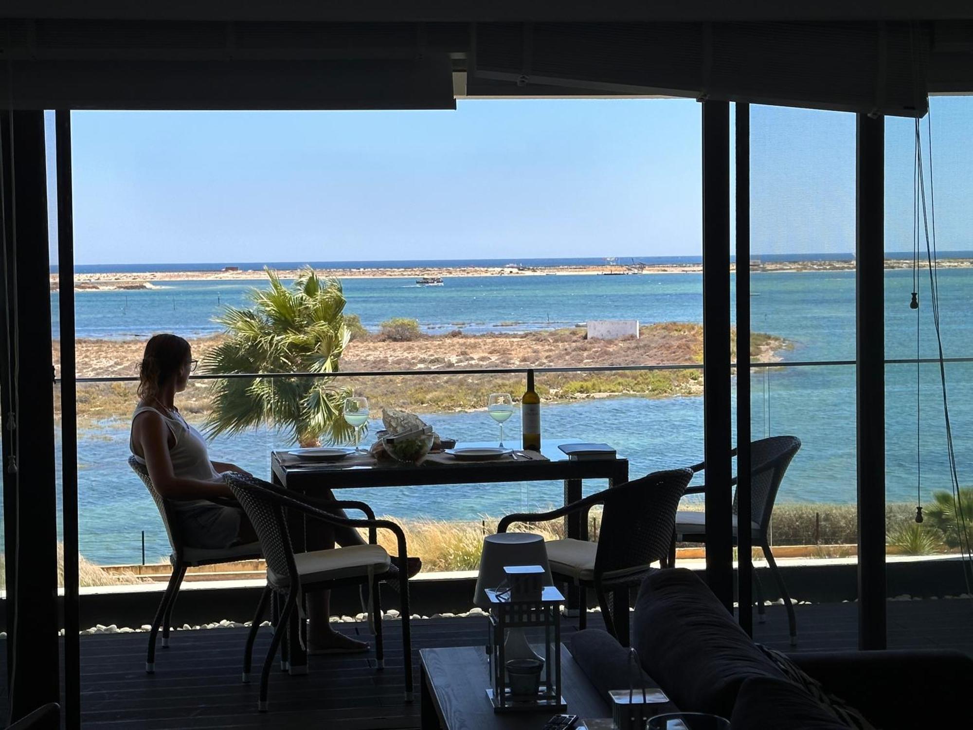 Fuzeta Stylish 1 Bedroom Apartment - Amazing Views Bagian luar foto